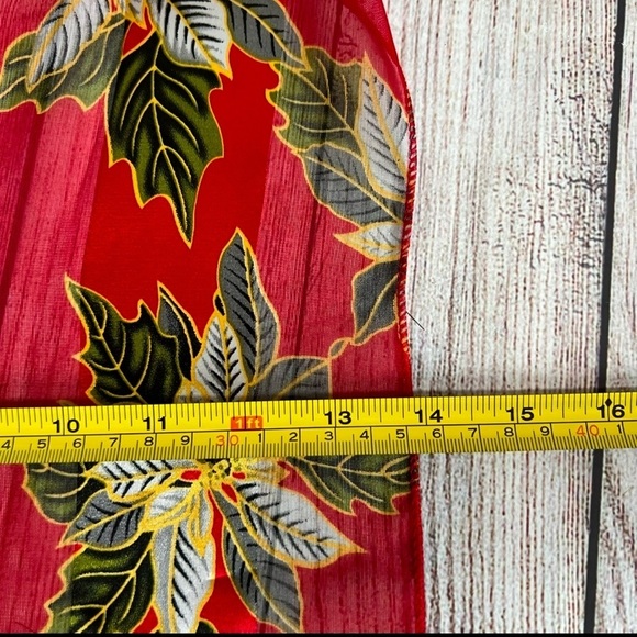 Vintage Christmas Poinsettia Flower Scarf - Picture 3 of 5